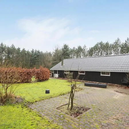 Ferienhaus Gorgeous In With Sauna *